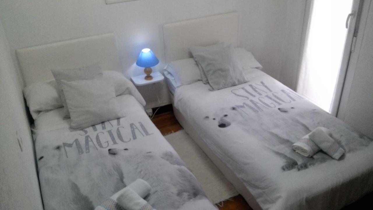 Apartamento Ezkubenea Apartment เรนเตรีอา ภายนอก รูปภาพ