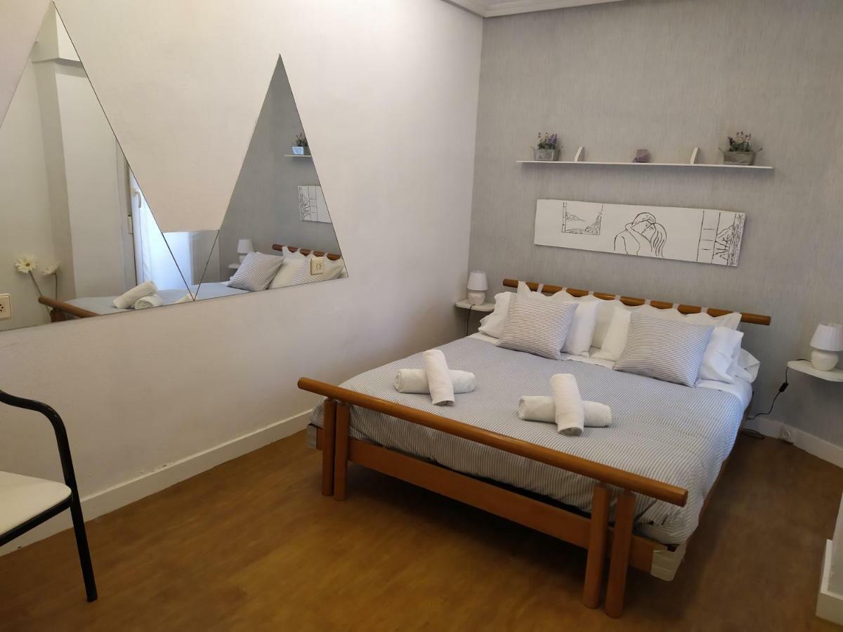 Apartamento Ezkubenea Apartment เรนเตรีอา ภายนอก รูปภาพ